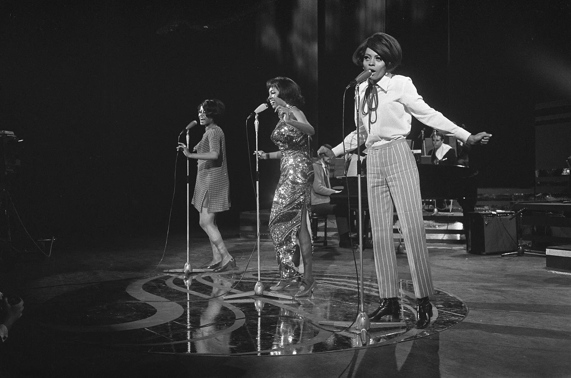 Diana Ross et les Supremes sur scène, 1968